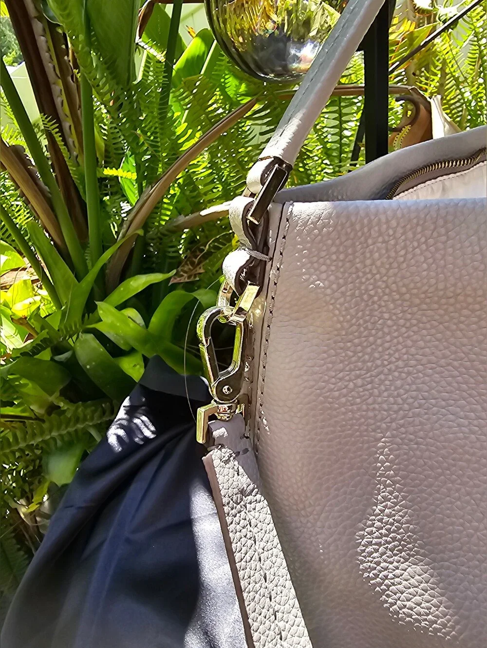 Kate Spade Leila Gray Pebbled Leather Bucket Hobo Bag Original Owner